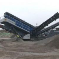 揚(yáng)州首臺(tái)!德國移動(dòng)式破碎篩分設(shè)備投入使用,解決建筑垃圾處理難題!